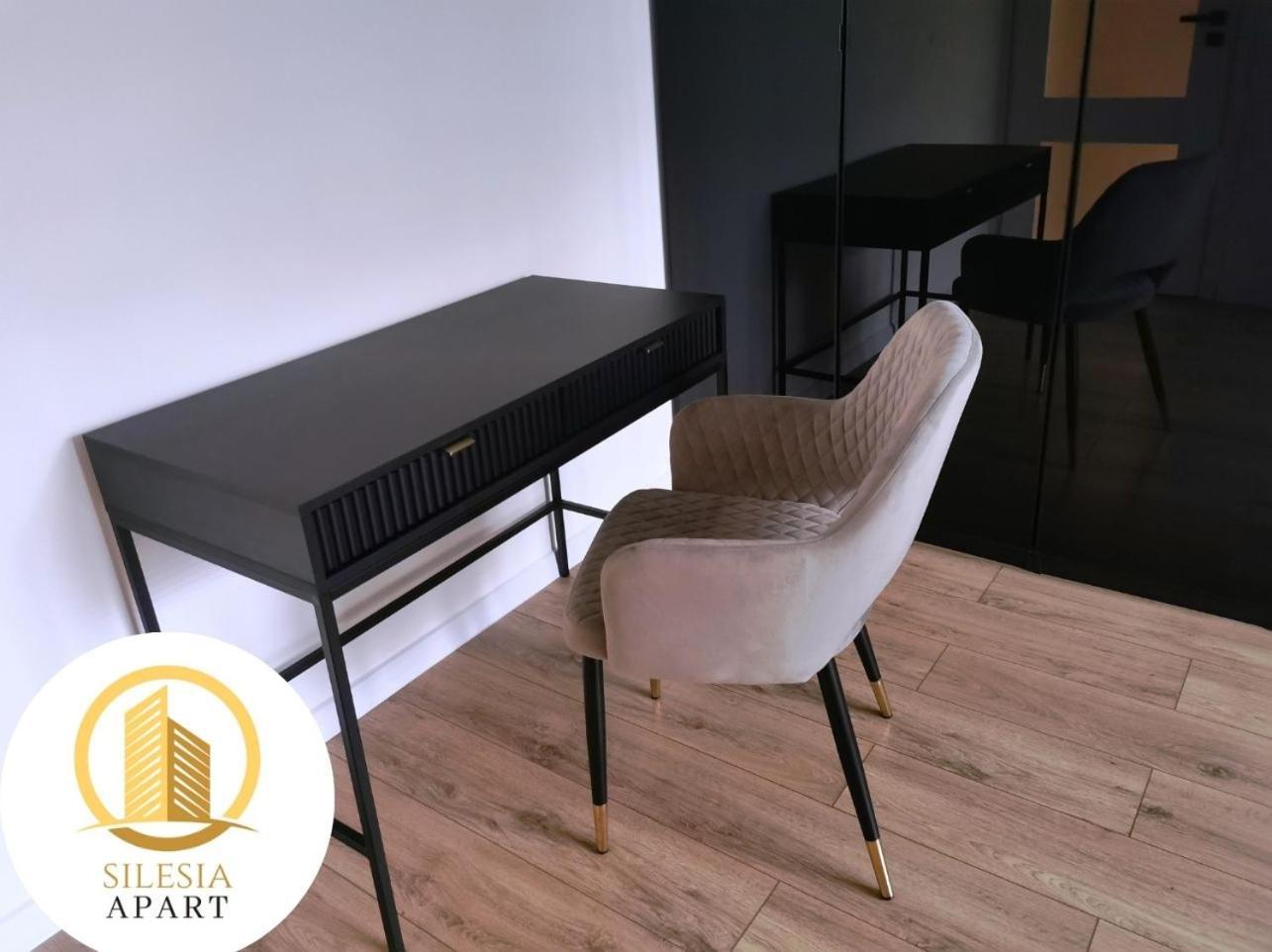 Apartament Ceglany Tychy Bagian luar foto